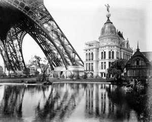 Gas Paviljoen en Zweeds Chalet, Parijse Tentoonstelling, 1889 door French Photographer